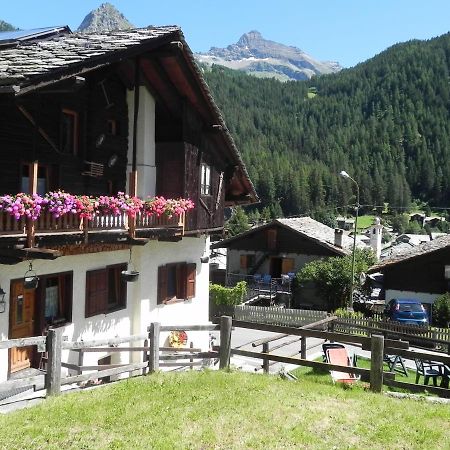 Le Vieux Rascard Chambres D'Hotes Champoluc Oda fotoğraf