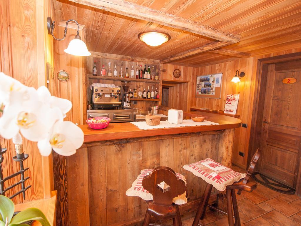 Le Vieux Rascard Chambres D'Hotes Champoluc Dış mekan fotoğraf