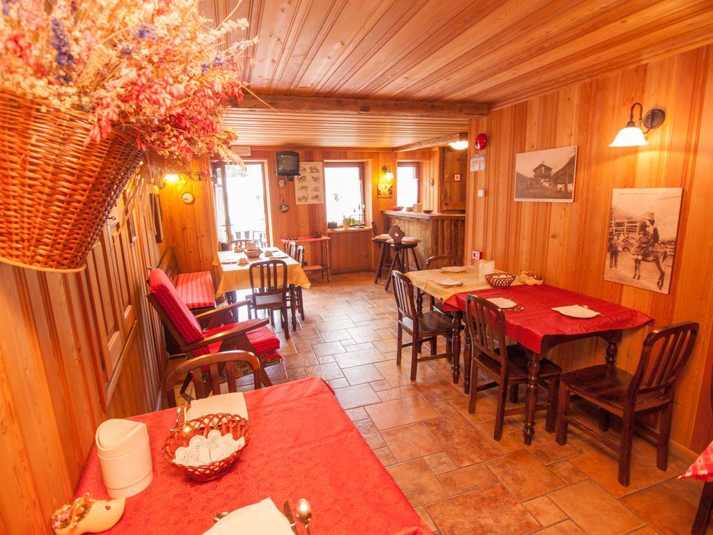 Le Vieux Rascard Chambres D'Hotes Champoluc Dış mekan fotoğraf