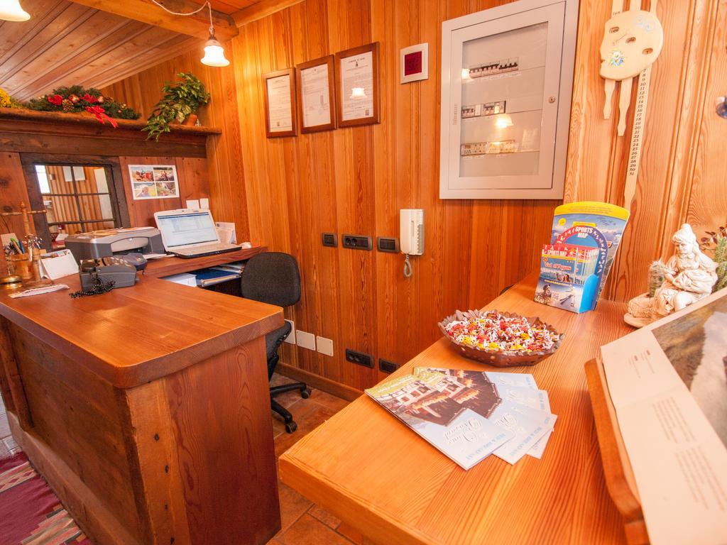 Le Vieux Rascard Chambres D'Hotes Champoluc Dış mekan fotoğraf