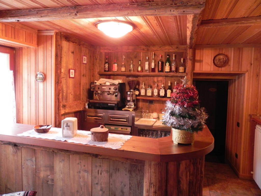 Le Vieux Rascard Chambres D'Hotes Champoluc Dış mekan fotoğraf